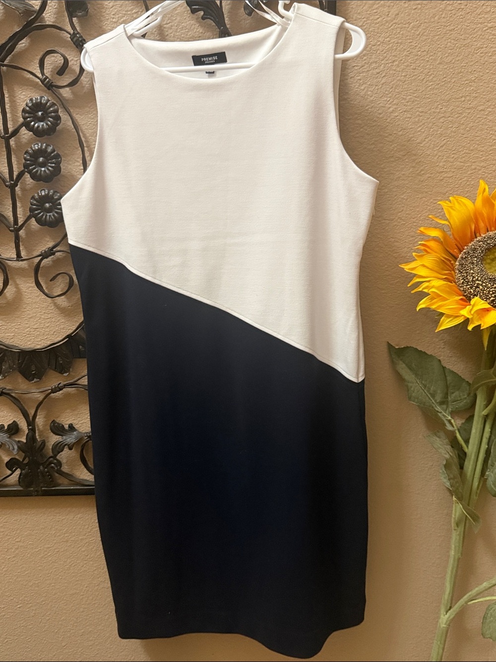 Premise White & Black Sleeveless Diagonal Colorblock Midi Dress Size 14